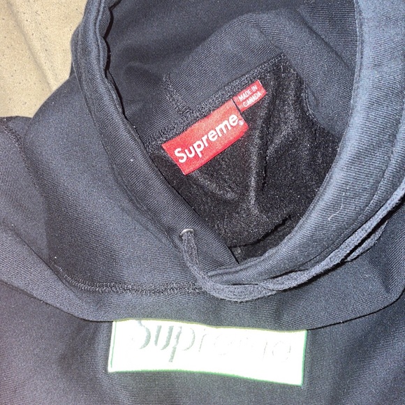 Supreme Hoodie Medium badass but don’t fit me anymore. Sells to the best offer - Picture 3 of 4